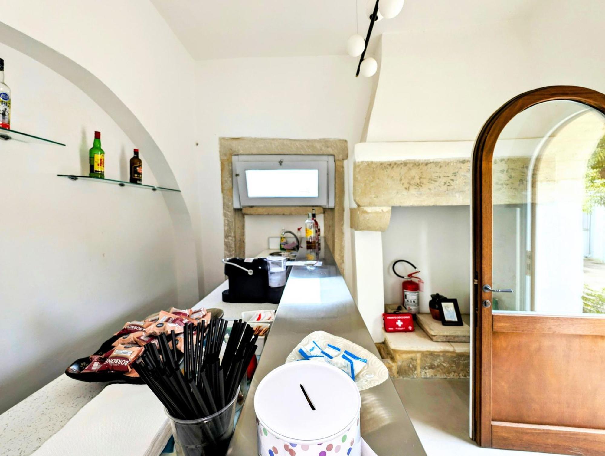 Oikia Vacanze Giuggianello Le Bey Bagian luar foto