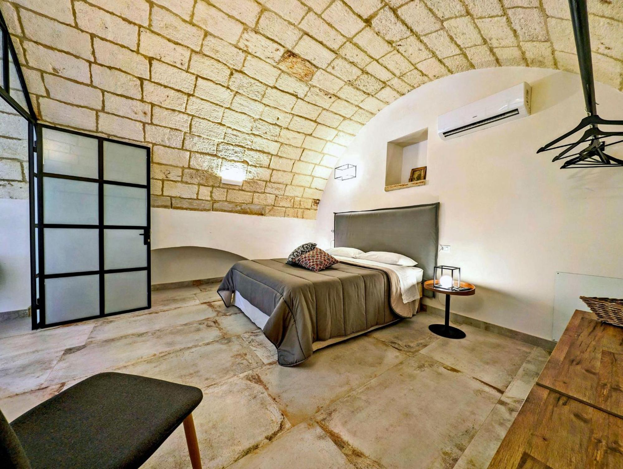 Oikia Vacanze Giuggianello Le Bey Bagian luar foto