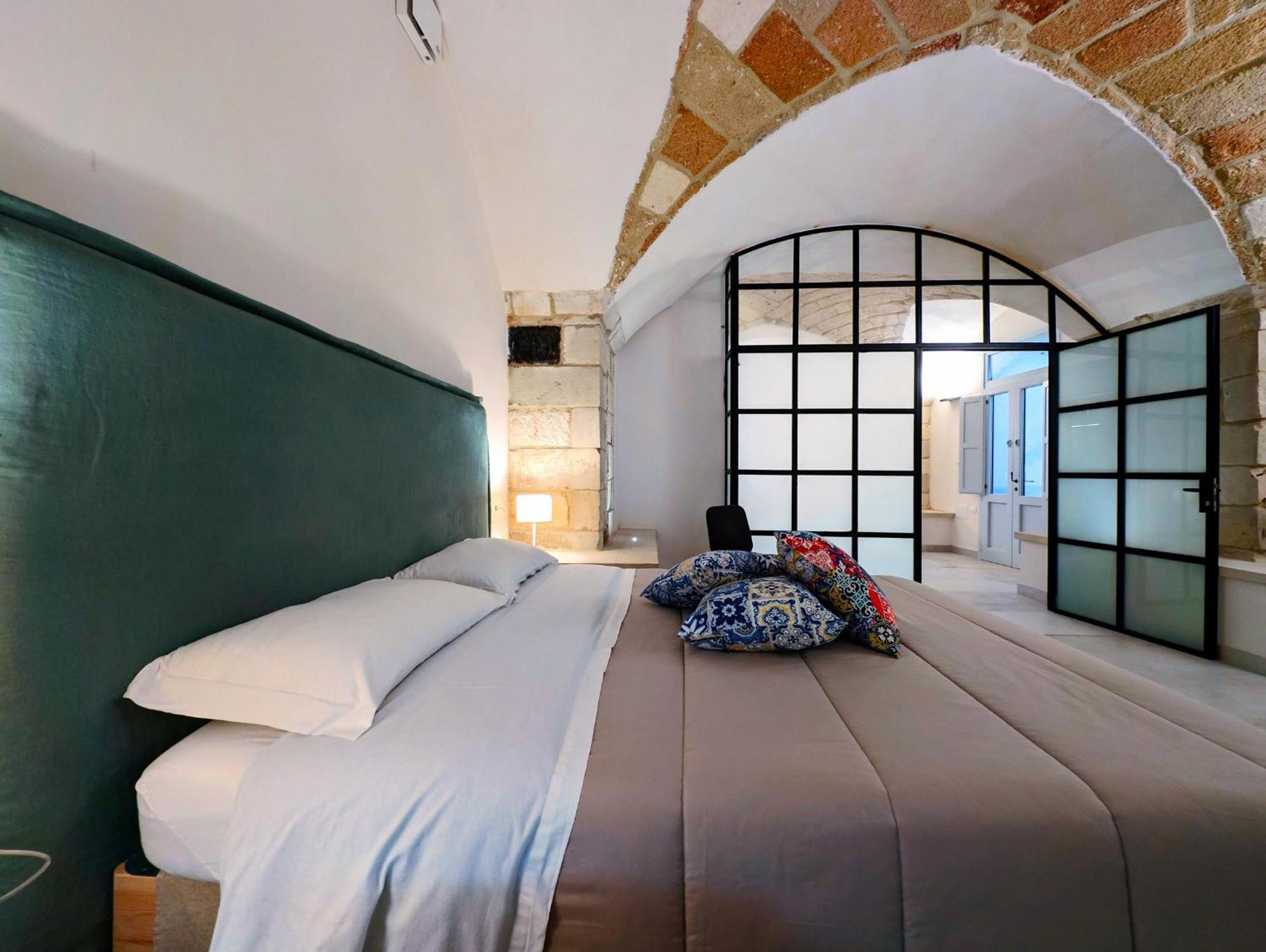 Oikia Vacanze Giuggianello Le Bey Bagian luar foto