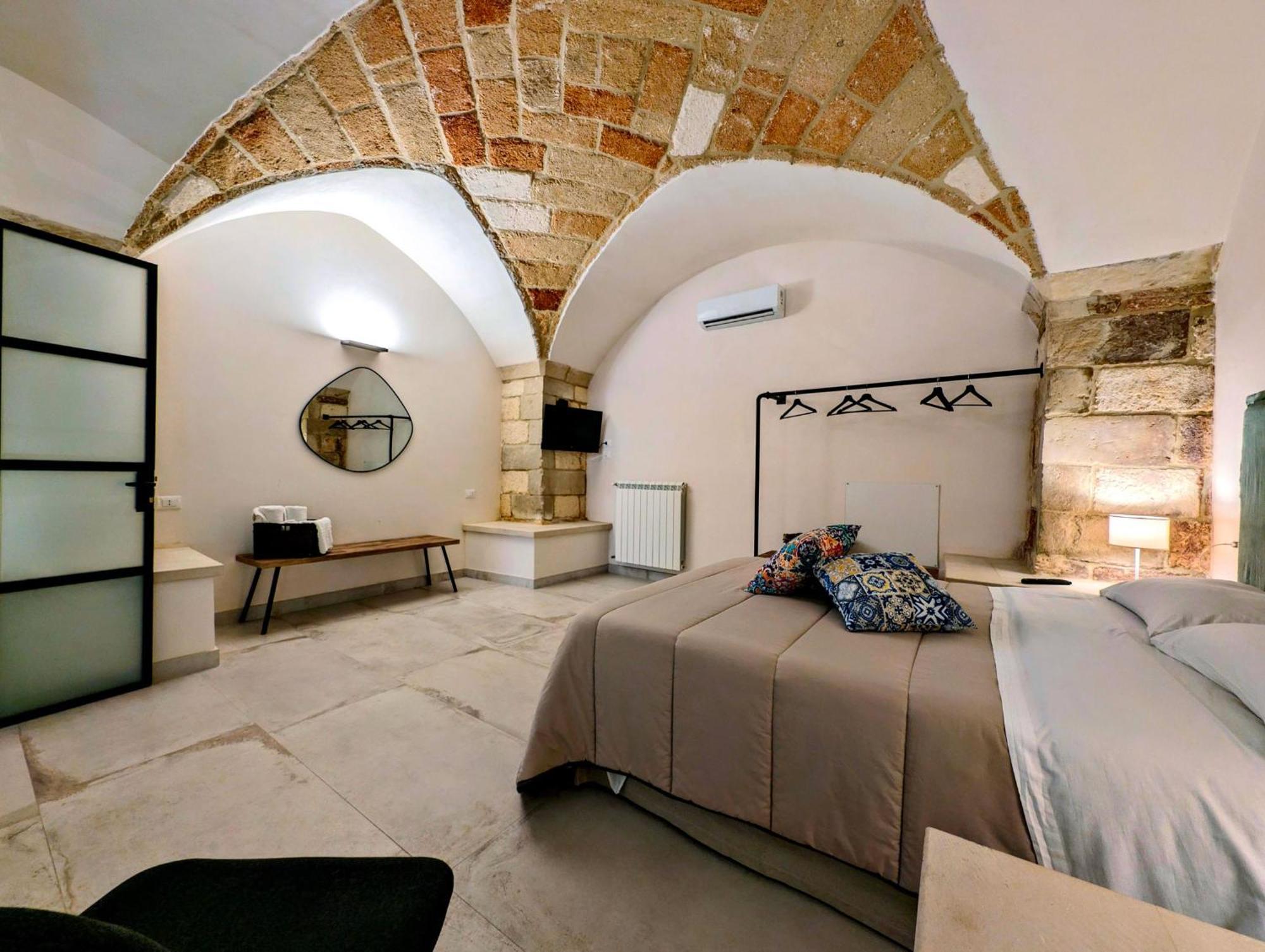 Oikia Vacanze Giuggianello Le Bey Bagian luar foto